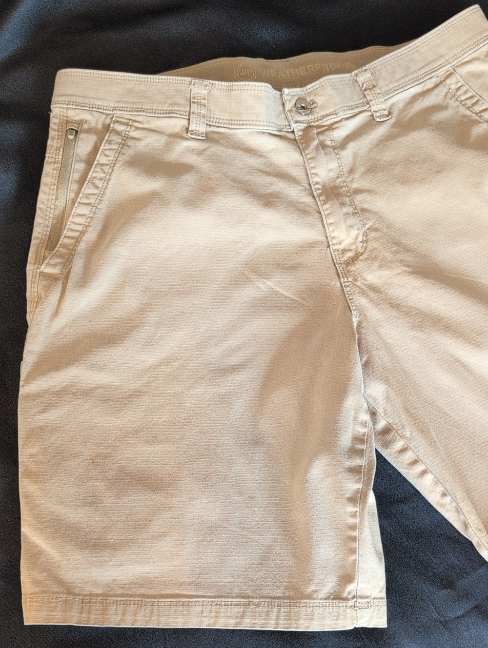 •• "Weatherproof" Flat-front Tan Trail Utility Cotton Shorts 36W x 10" Inseam